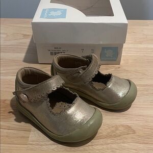 Elephantito Talc Suave Metallic Mary Jane Baby Walker Shoes Size 4 / 19 EU